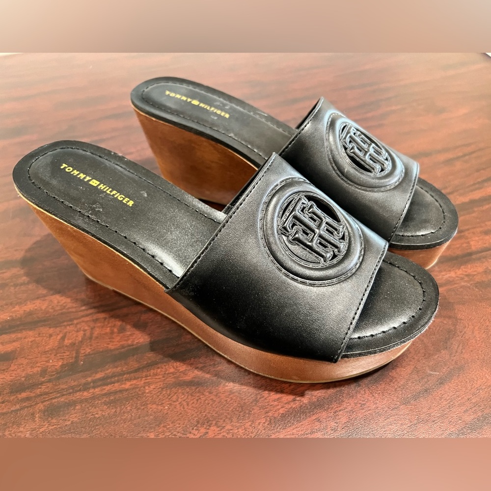 Tommy Hilfiger Wedge Sandals 2.5 inch high, Black, Size 9 US